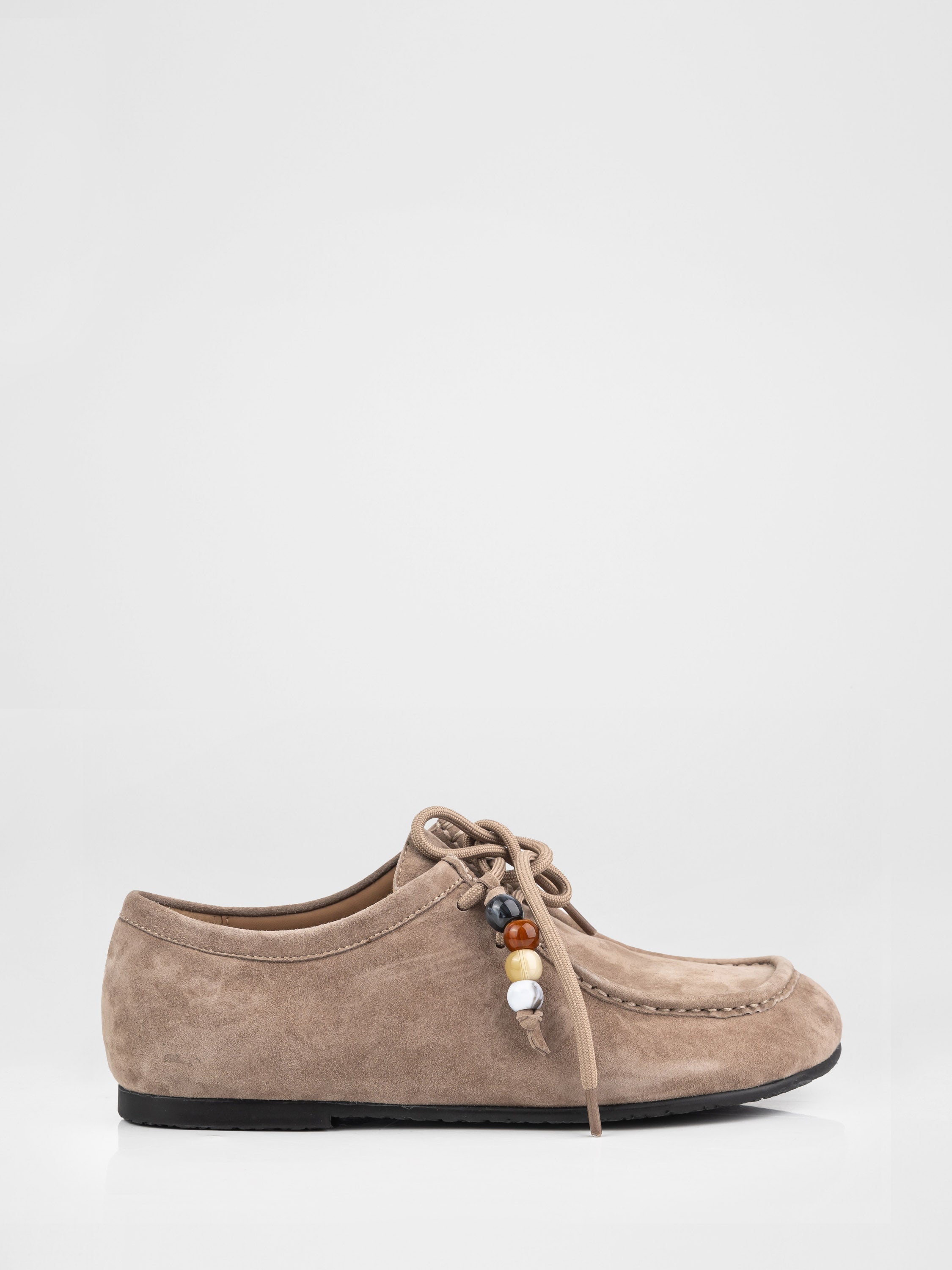 Лофери у бежевому кольорі з декоративними прикрасами