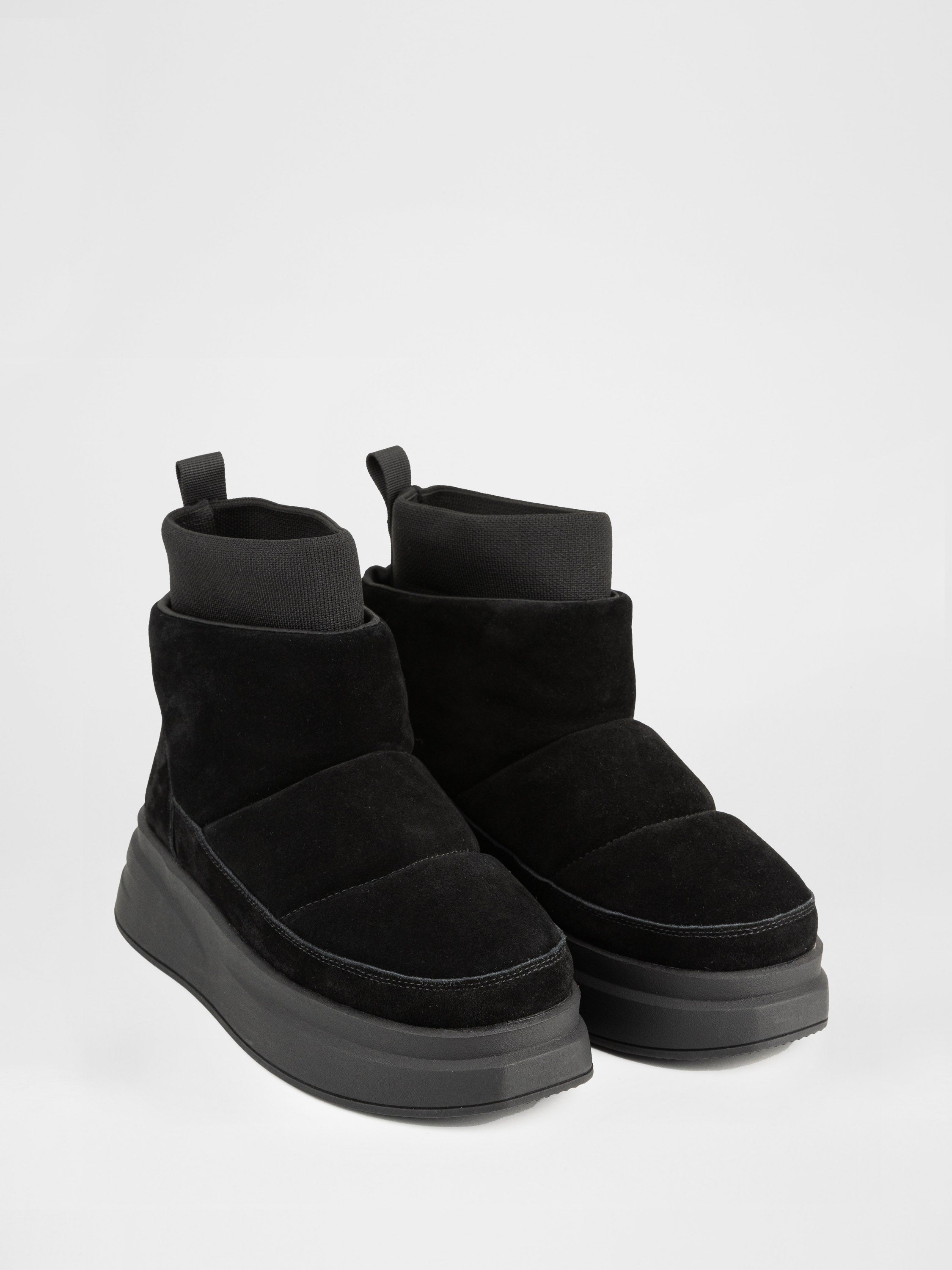 Замшеві Уггі у чорному  кольорі