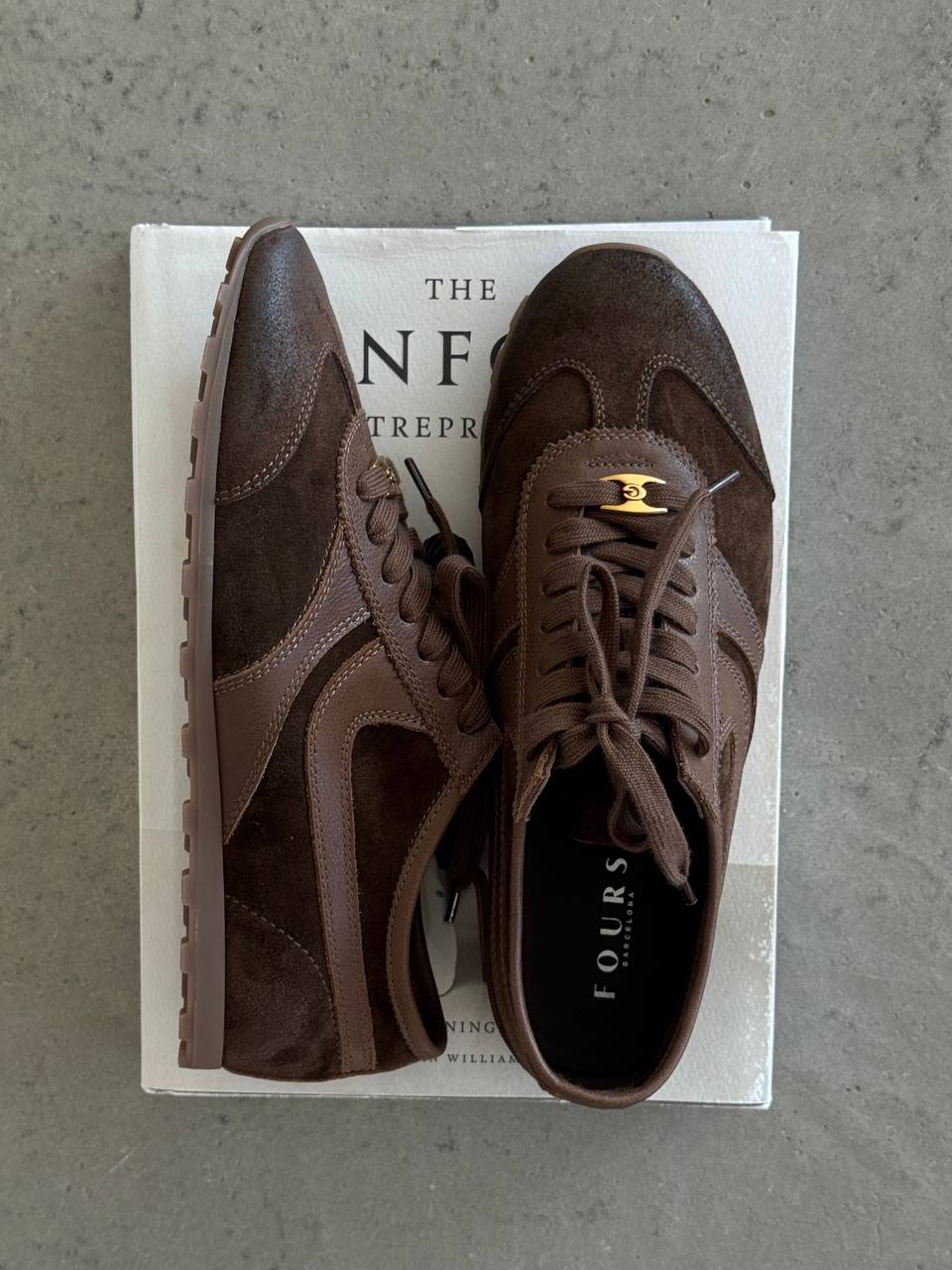 Замшеві кеди у шоколадному кольорі